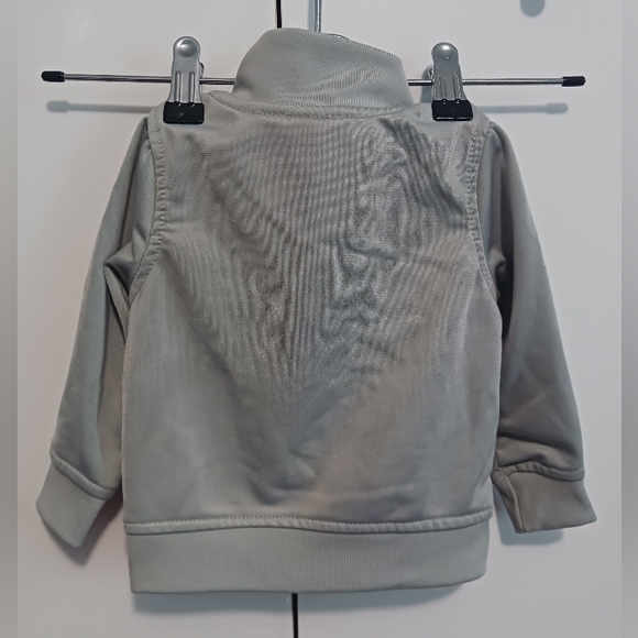 Puma toddler girl's tracksuit, includes a zip-up jacket and matching pants. - Picture 3 of 13